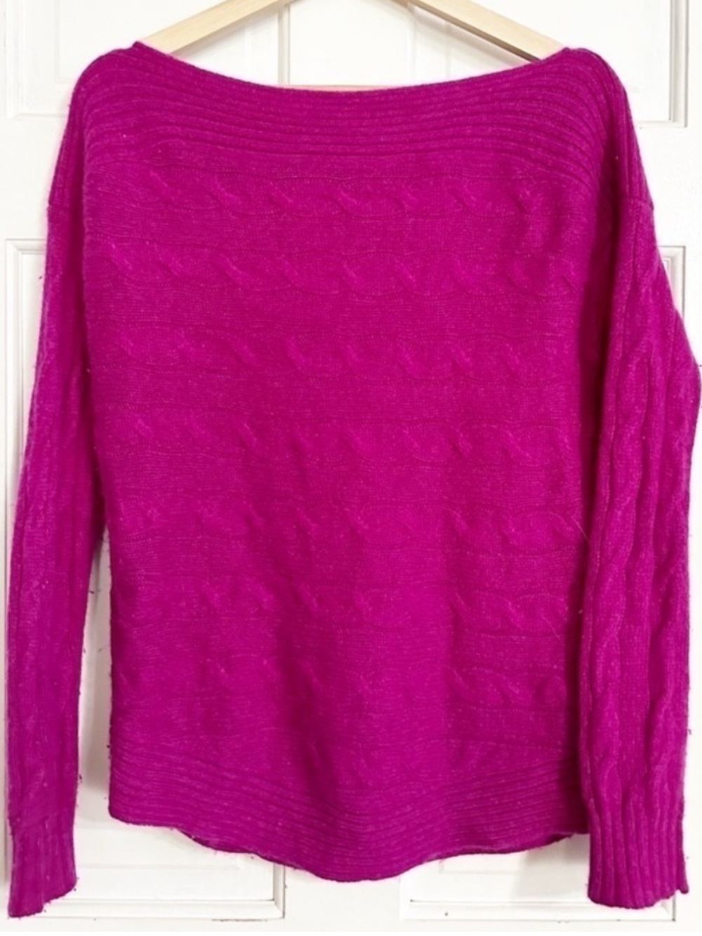 Ralph Lauren Magenta Off-the-Shoulder 100% Cashmere Sweater Sz S - Picture 3 of 6